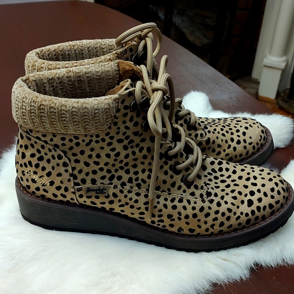 Cheetah Blowfish Boots Size 11 Like New - Picture 1 of 15